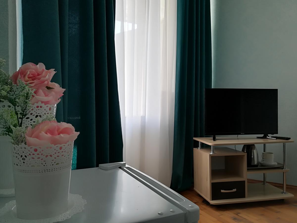 Гостиница Ива Гагра Экстерьер фото